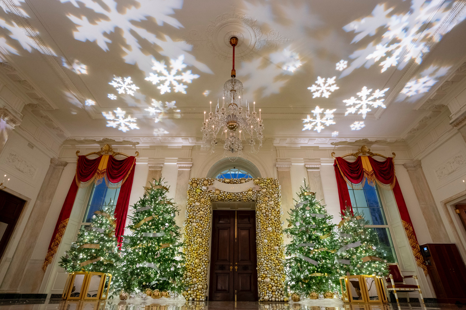 Tour the 2022 White House Christmas Decorations, White House Christmas 2022