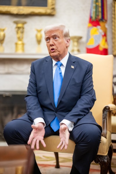 President Donald Trump hosts an expanded bilateral meeting and working lunch with King Abdullah II of Jordan and his son, Crown Prince Hussein bin Abdullah, Tuesday, February 11, 2025, in the Cabinet Room of the White House. (Official White House Photo by Daniel Torok)
