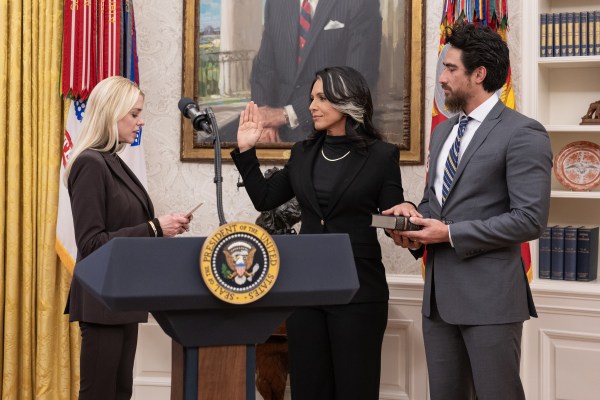 Tulsi Gabbard is sworn in as Director of National Intelligence by Attorney General Pam Bondi in the Oval Office, Wednesday, February 12, 2025. (Official White House Photo by Molly Riley.)