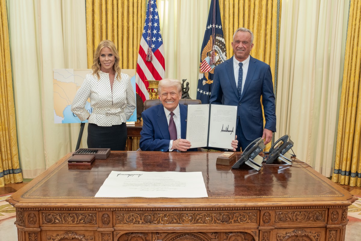 Robert F. Kennedy Jr. is sworn in as Secretary of the Department of Health and Human Services at the White House, Thursday, February 13, 2025. (Official White House Photo by Joyce Boghosian.)