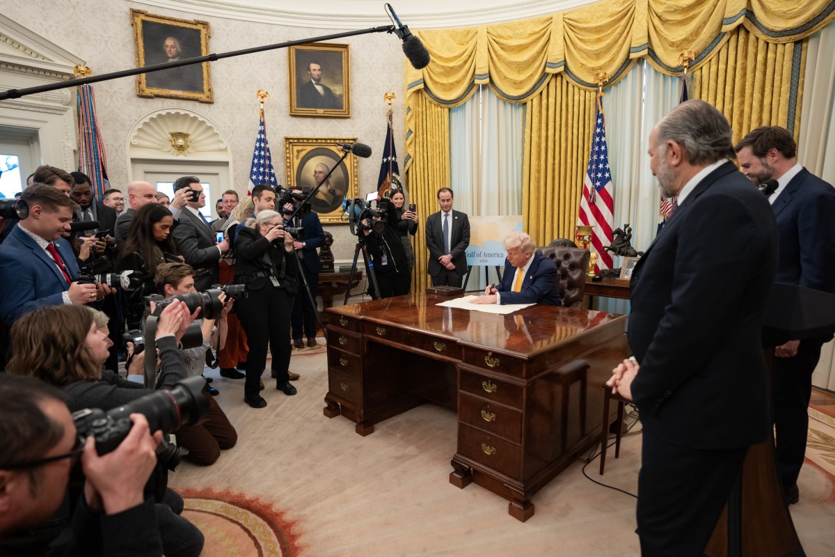 Commerce Secretary Howard Lutnick is sworn in Friday, February 21, 2025, in the Oval Office. (Official White House Photo by Emily J. Higgins.)