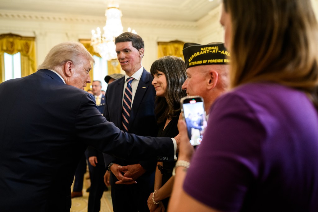 President Trump honors 100 Purple Heart recipients at special White House ceremony