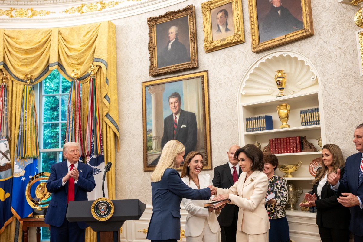 Attorney General Pam Bondi swears in the Interim U.S. Attorney for the District of Columbia Jeanine Pirro, Wednesday, May 28, 2025, in the Oval Office. (Official White House Photo by Joyce N. Boghosian)