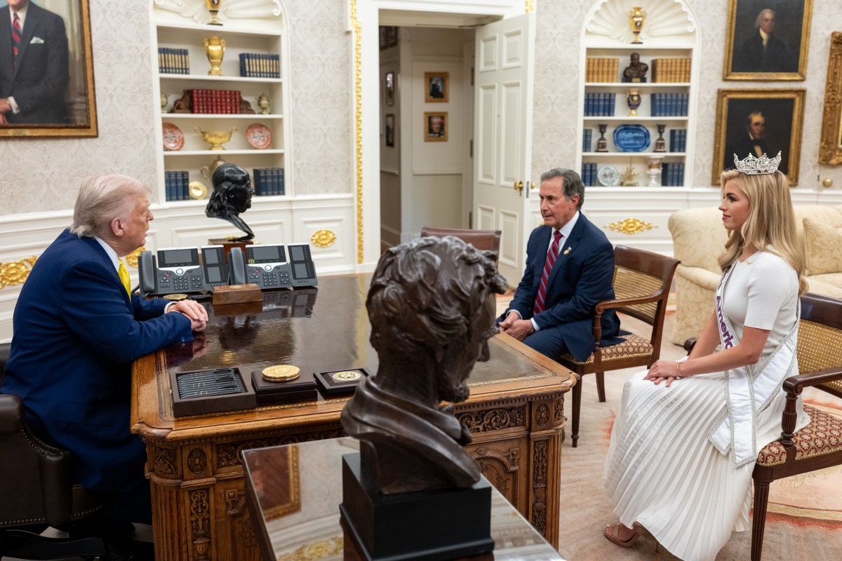 President Donald Trump meets with Miss America 2025 Abbie Stockard, Thursday, May 29, 2025, in the Oval Office. (Official White House Photo by Molly Riley)