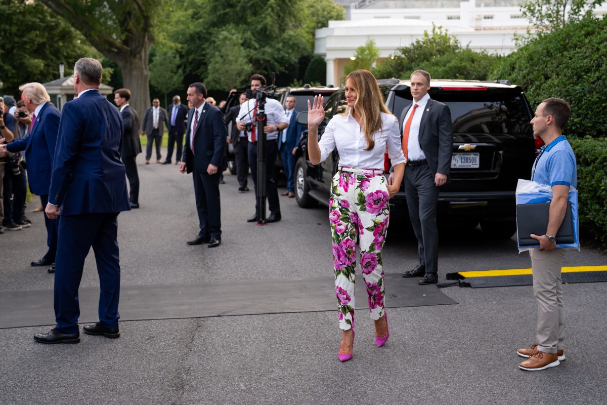 President Donald Trump and First Lady Melania Trump greet guests along the rope line at the Congressional Picnic, Thursday, June 12, 2025, on the South Lawn of the White House.(Official White House Photo by Andrea Hanks)