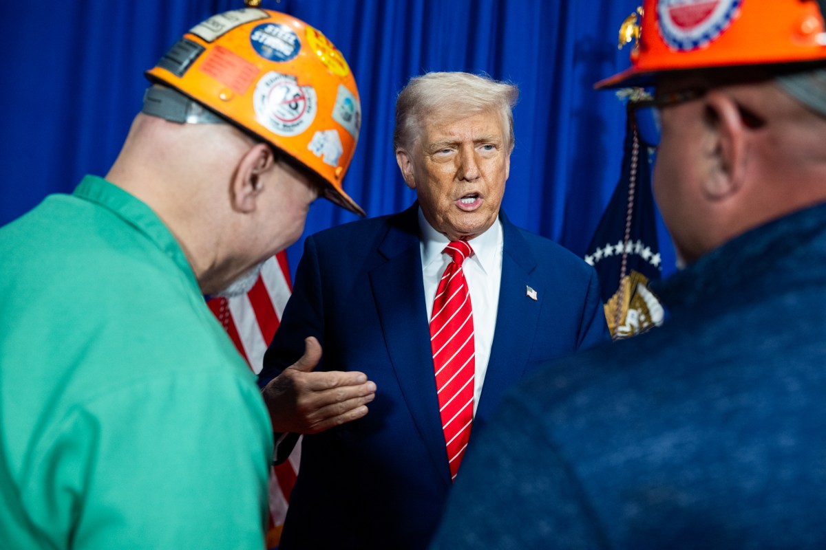 President Donald Trump participates in a photo line at the U.S. Steel Corporation-Irvin Works in West Mifflin, Pennsylvania, Friday, May 30, 2025. (Official White House Photo by Daniel Torok)
