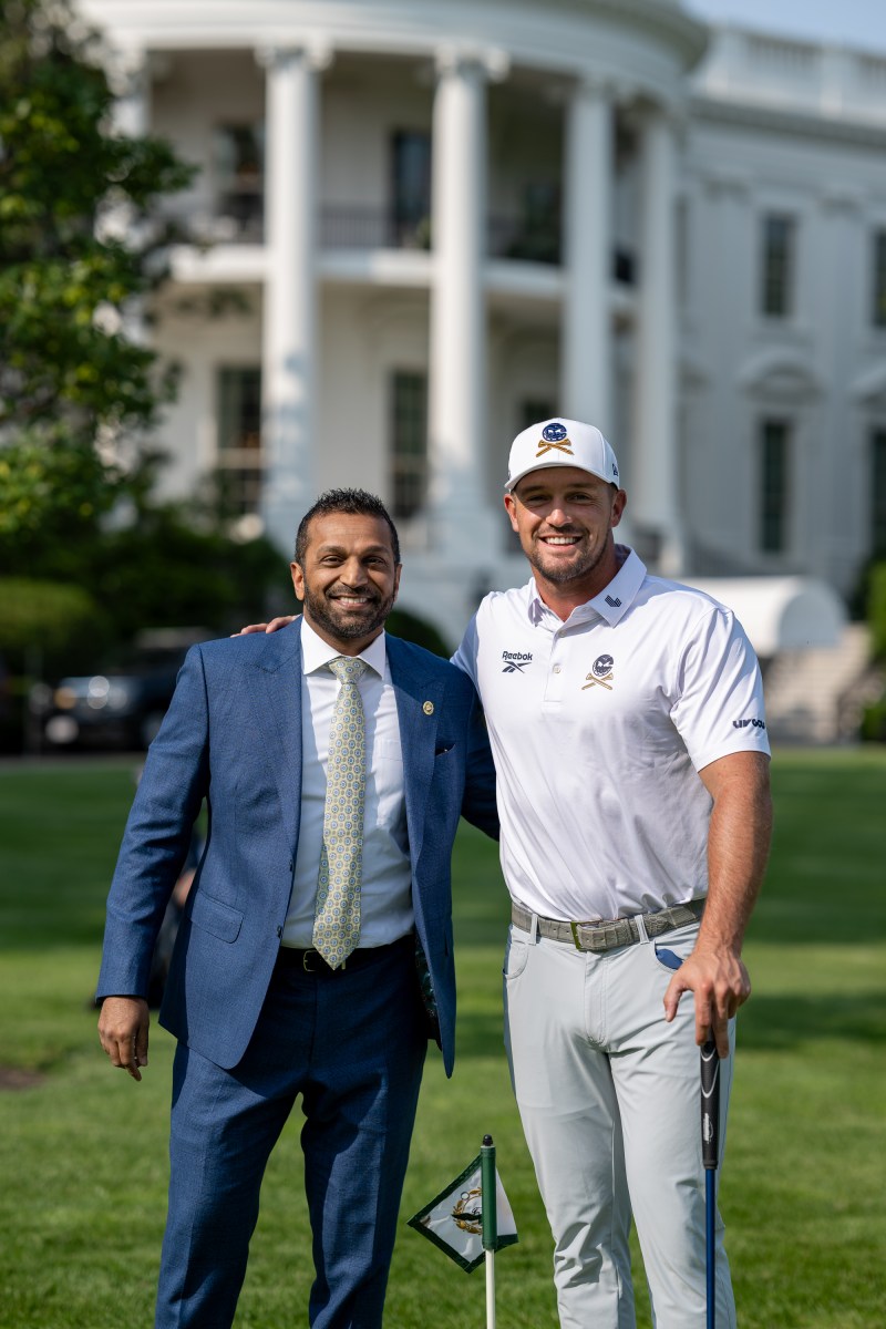 American professional golfer Bryson DeChambeau greets FBI Director Kash Patel, Monday, June 2, 2025, on the South Lawn of the White House.
(Official White House Photo by Molly Riley)