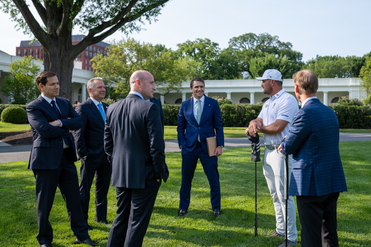 American professional golfer Bryson DeChambeau speaks with US Secretary of State Marco Rubio, US Homeland Security Adviser Stephen Miller and others after hitting golf balls on the South Lawn of the White House, Monday, June 2, 2025.
(Official White House Photo by Molly Riley)