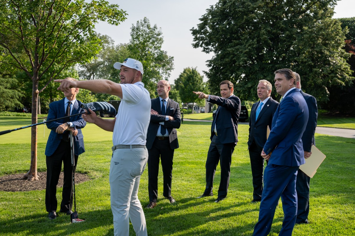 American professional golfer Bryson DeChambeau speaks with US Secretary of State Marco Rubio, US Homeland Security Adviser Stephen Miller and others after hitting golf balls on the South Lawn of the White House, Monday, June 2, 2025.
(Official White House Photo by Molly Riley)