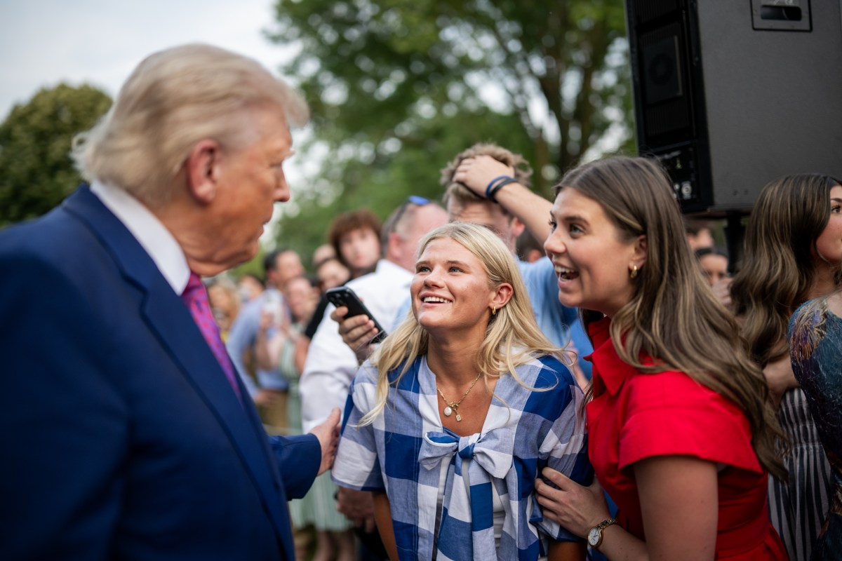 President Donald Trump and First Lady Melania Trump greet guests along the rope line at the Congressional Picnic, Thursday, June 11, 2025, on the South Lawn of the White House. (Official White House Photo by Daniel Torok)