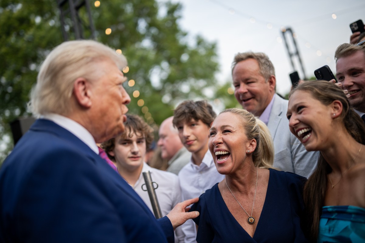 President Donald Trump and First Lady Melania Trump greet guests along the rope line at the Congressional Picnic, Thursday, June 11, 2025, on the South Lawn of the White House. (Official White House Photo by Daniel Torok)