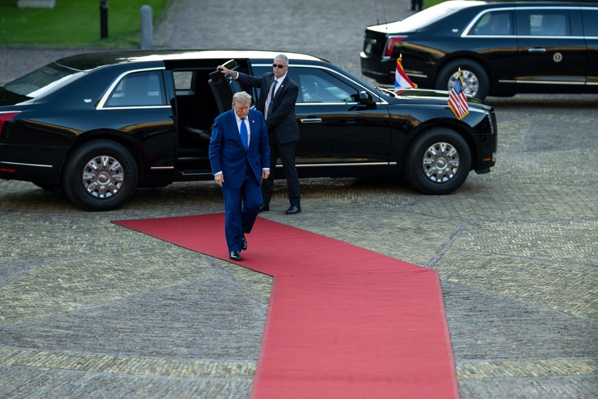 President Donald Trump arrives to the Huis ten Bosch Palace before greeting King Willem-Alexander and Queen Maxima of the Netherlands ahead of the 2025 NATO Summit, Tuesday, June 24, 2025, in The Hague, Netherlands. (Official White House Photo by Daniel Torok)