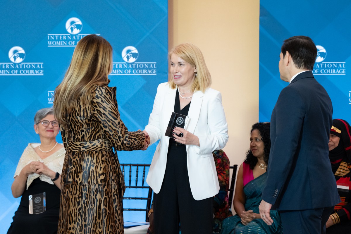 First Lady Melania Trump poses for photos with awardees at the 19th International Women of Courage Awards Ceremony, Tuesday, April 1, 2025, at the U.S. Department of State in Washington, D.C. (Official White House Photo by Andrea Hanks)