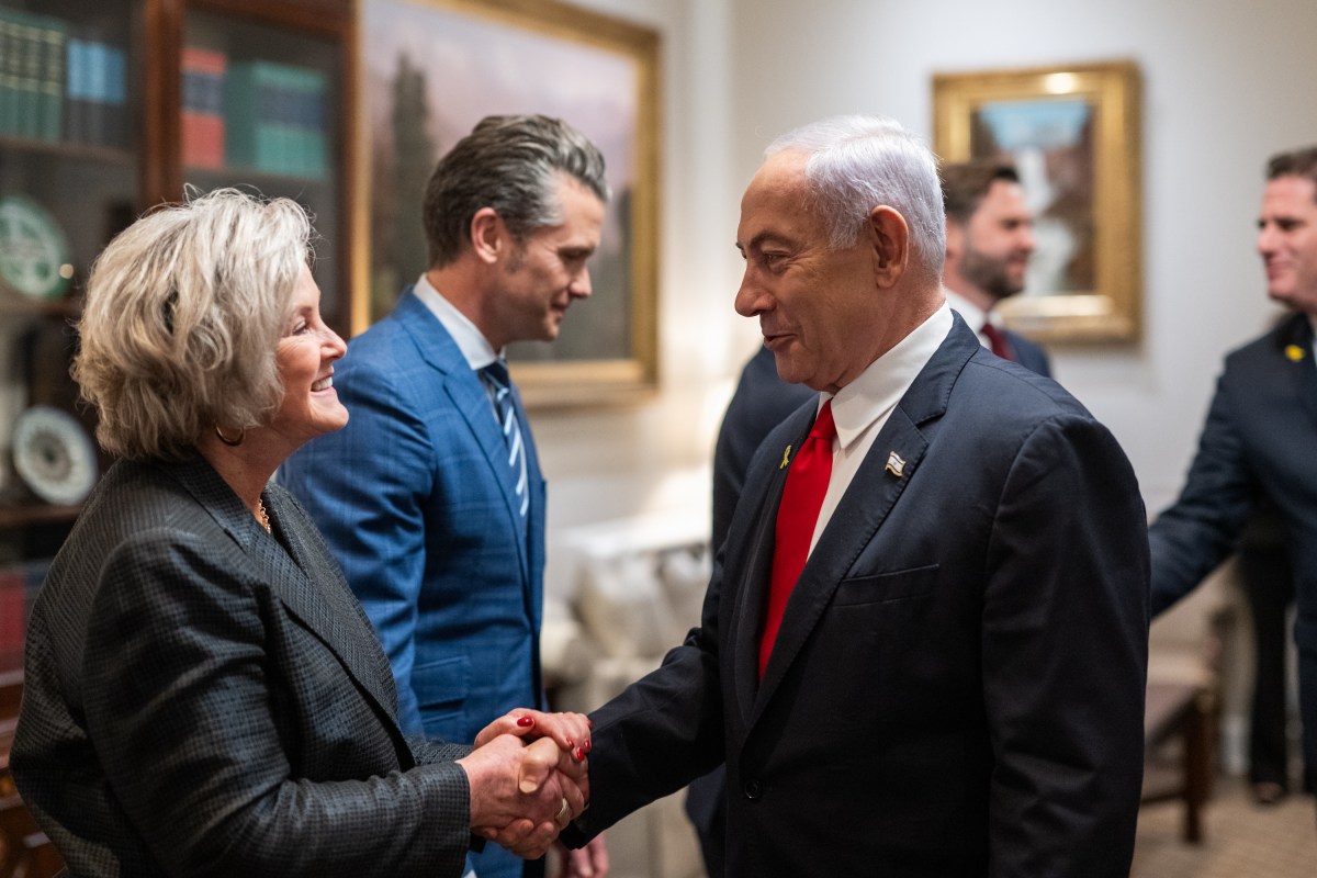 President Donald Trump and senior staff greet Israeli Prime Minister Benjamin Netanyahu, Monday, April 7, 2025, in the West Wing Lobby of the White House. (Official White House Photo by Joyce N. Boghosian)