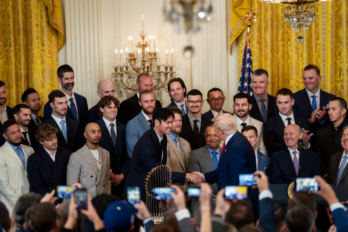 President Donald Trump and senior staff greet Israeli Prime Minister Benjamin Netanyahu, Monday, April 7, 2025, in the West Wing Lobby of the White House. (Official White House Photo by Joyce N. Boghosian)