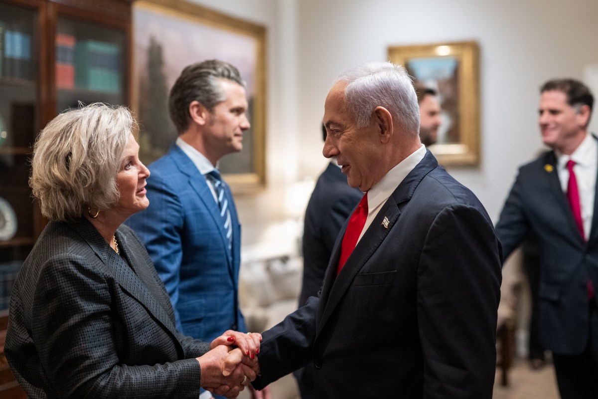 President Donald Trump and senior staff greet Israeli Prime Minister Benjamin Netanyahu, Monday, April 7, 2025, in the West Wing Lobby of the White House. (Official White House Photo by Joyce N. Boghosian)