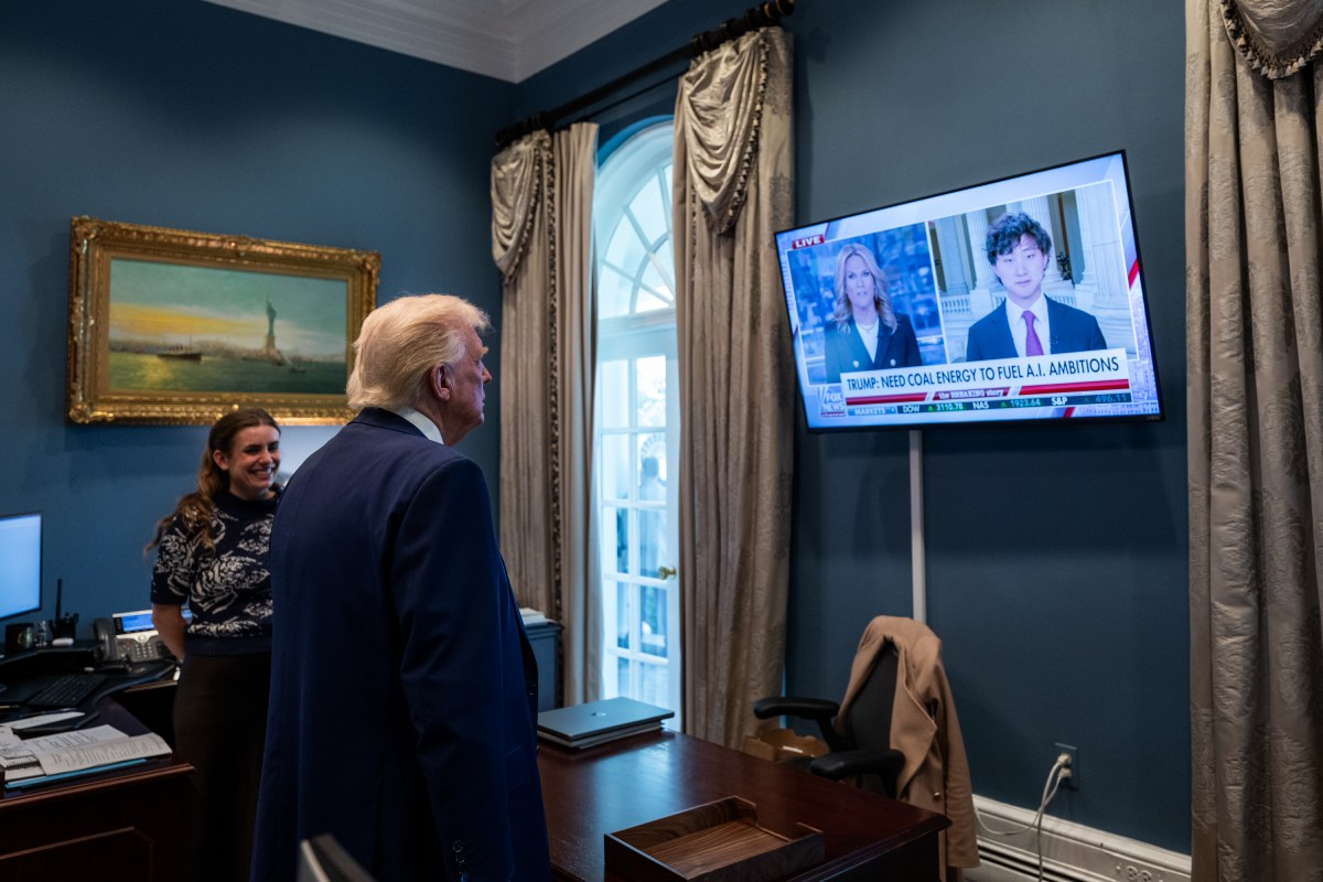 President Donald Trump signs Executive Orders, Wednesday, April 9, 2025, in the Oval Office. (Official White House Photo by Joyce N. Boghosian)