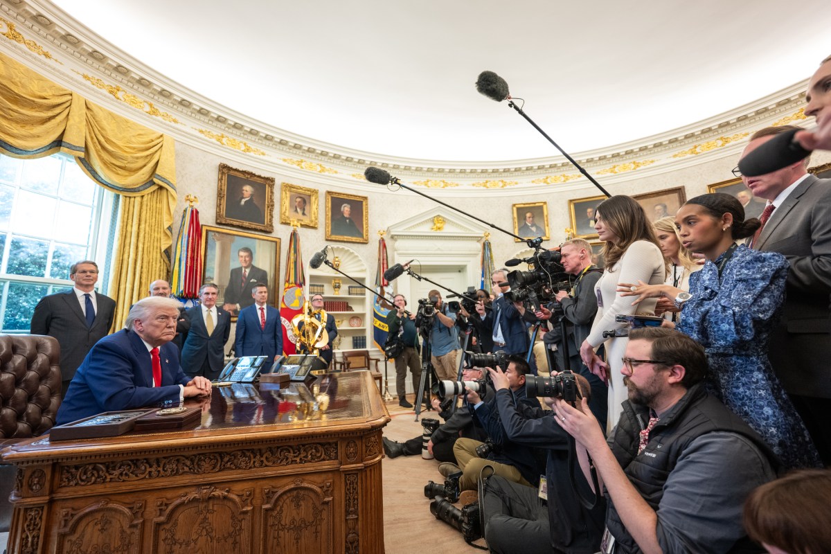 President Donald Trump signs Executive Orders, Wednesday, April 9, 2025, in the Oval Office. (Official White House Photo by Joyce N. Boghosian)