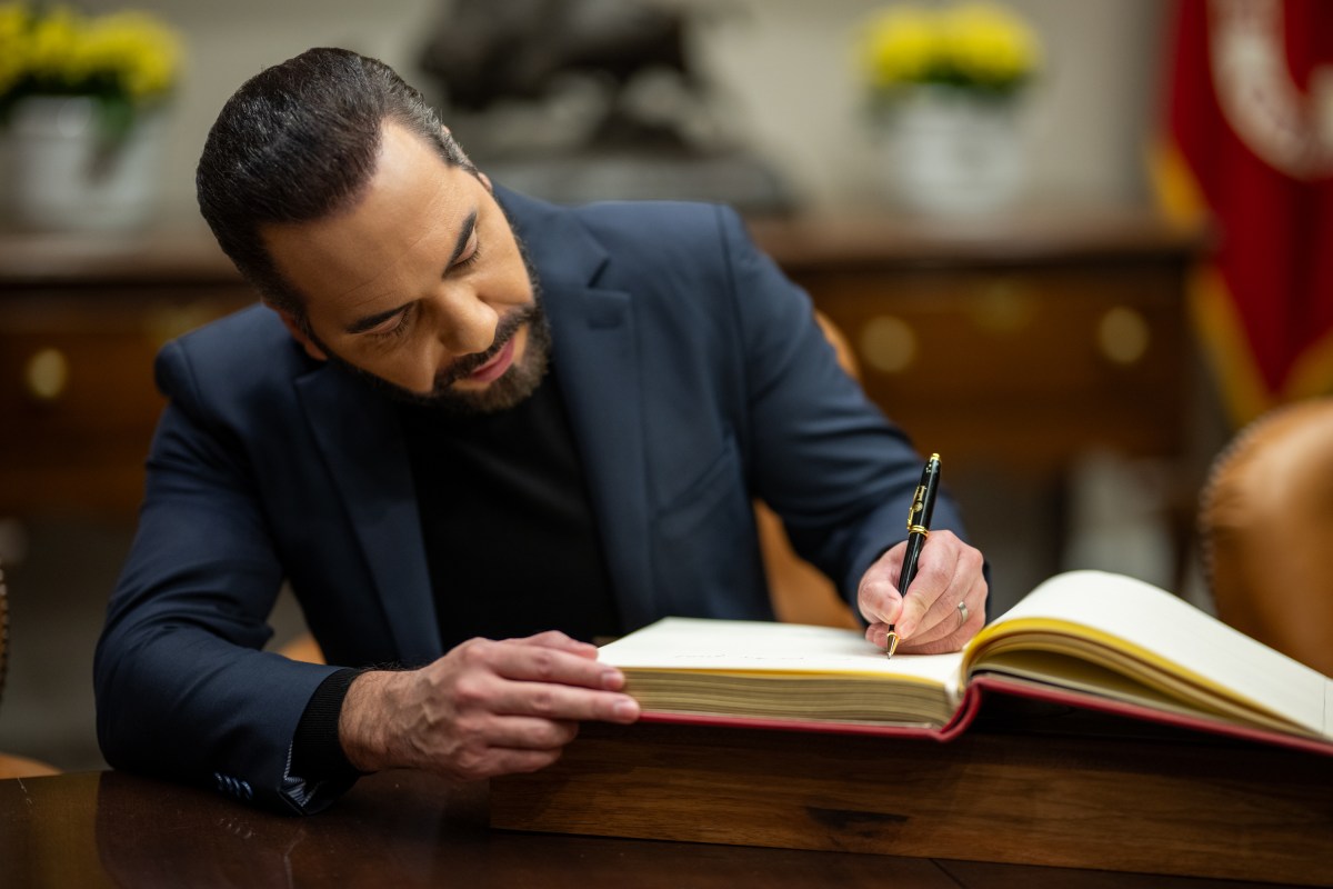 President Nayib Bukele of El Salvador signs the guest book in the Roosevelt Room, Monday, April 14, 2025, before a bilateral meeting with President Donald Trump. (Official White House Photo by Daniel Torok)