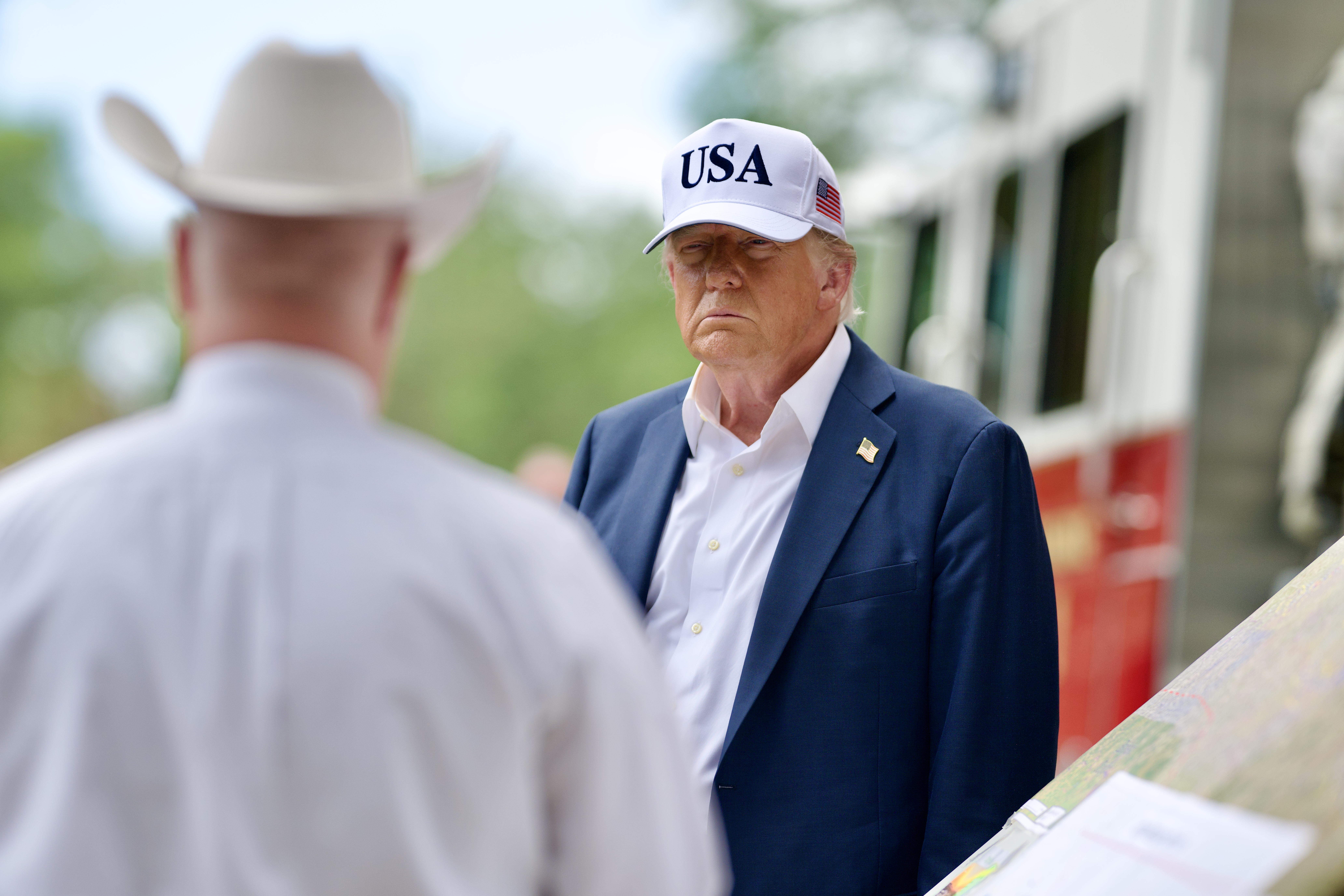 President Donald Trump meets with first responders and local officials at Louise Hays Park in Kerrville, Texas on Friday, July 11, 2025. (Official White House Photo by Daniel Torok)