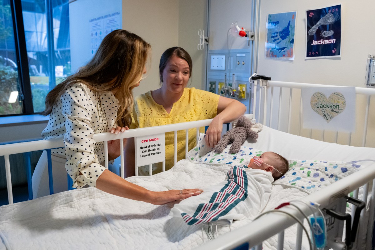 First Lady Melania Trump visits 3-month-old patient Jackson Lumibao and his family at Children’s National Hospital, Thursday, July 3, 2025, in Washington, D.C.(Official White House Photo by Andrea Hanks)