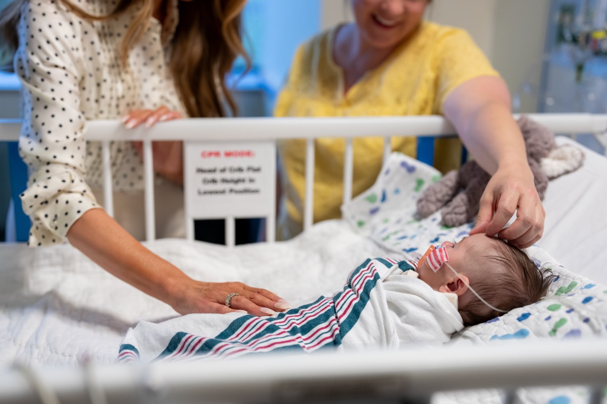 First Lady Melania Trump visits 3-month-old patient Jackson Lumibao and his family at Children’s National Hospital, Thursday, July 3, 2025, in Washington, D.C.(Official White House Photo by Andrea Hanks)