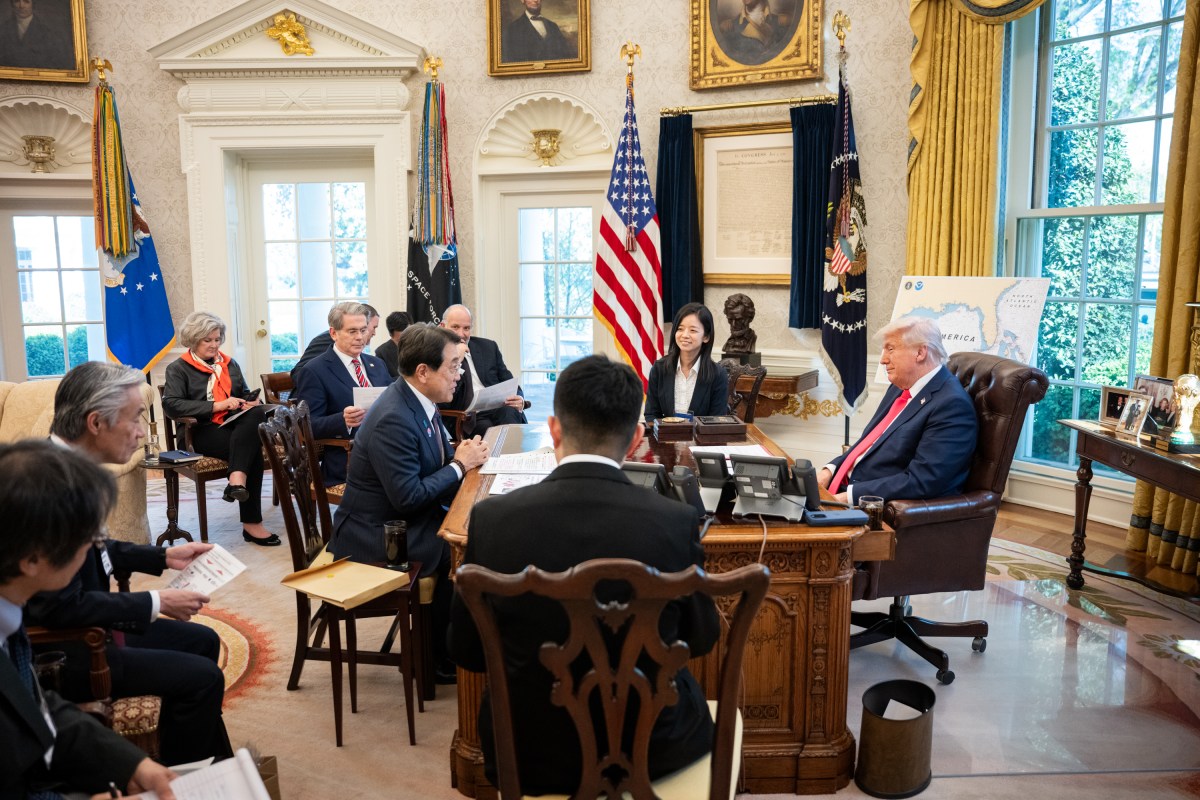 President Donald Trump meets with the Japanese Minister of State for Economic and Fiscal Policy Ryosei Akazawa and delegation in the Oval Office, Wednesday, April 16, 2025. (Official White House Photo by Molly Riley)