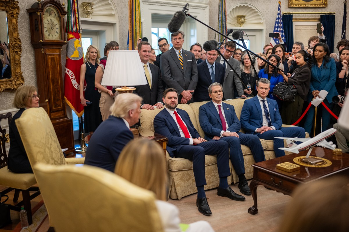 President Donald Trump holds a bilateral meeting with Prime Minister Giorgia Meloni of Italy, Thursday, April 17, 2025, in the Oval Office. (Official White House Photo by Daniel Torok)