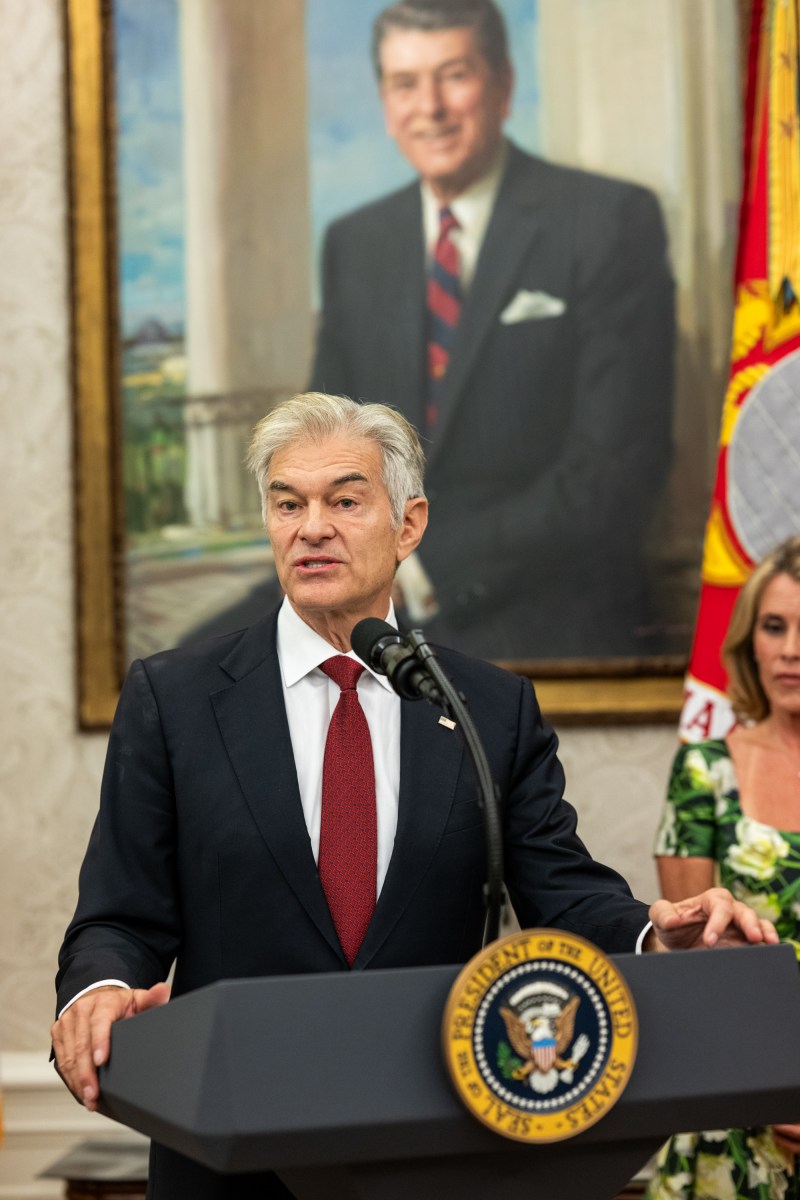 President Donald Trump participates in the swearing-in ceremony for Administrator of the Centers for Medicare and Medicaid Services Mehmet Oz, Friday, April 18, 2025, in the Oval Office. (Official White House Photo by Molly Riley)