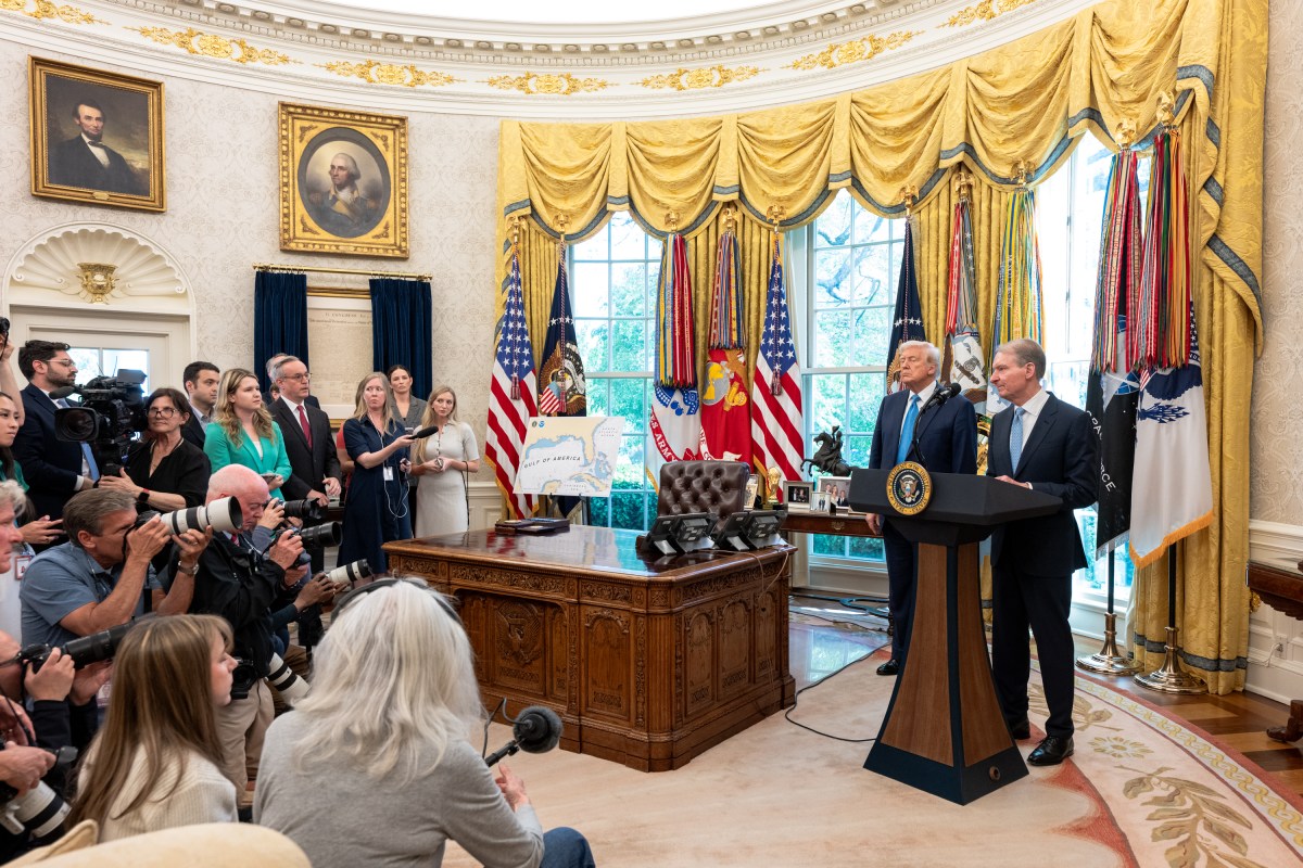 President Donald Trump participates in the swearing-in ceremony of Security and Exchange Commission Chair Paul Atkins, Tuesday, April 22, 2025, in the Oval Office. (Official White House Photo by Molly Riley)