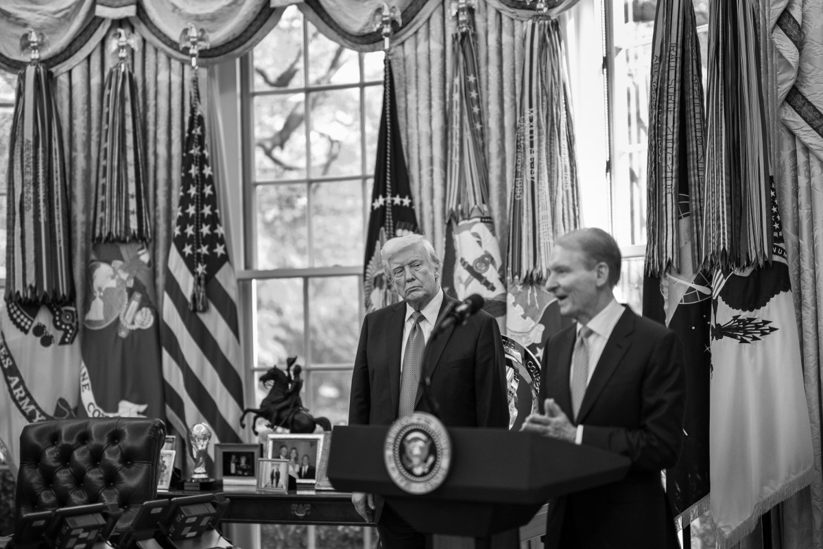President Donald Trump participates in the swearing-in ceremony of Security and Exchange Commission Chair Paul Atkins, Tuesday, April 22, 2025, in the Oval Office. (Official White House Photo by Molly Riley)
