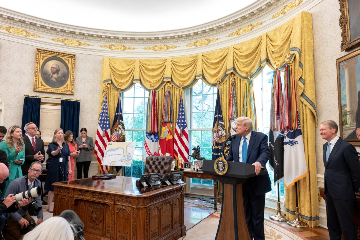 President Donald Trump participates in the swearing-in ceremony of Security and Exchange Commission Chair Paul Atkins, Tuesday, April 22, 2025, in the Oval Office. (Official White House Photo by Molly Riley)