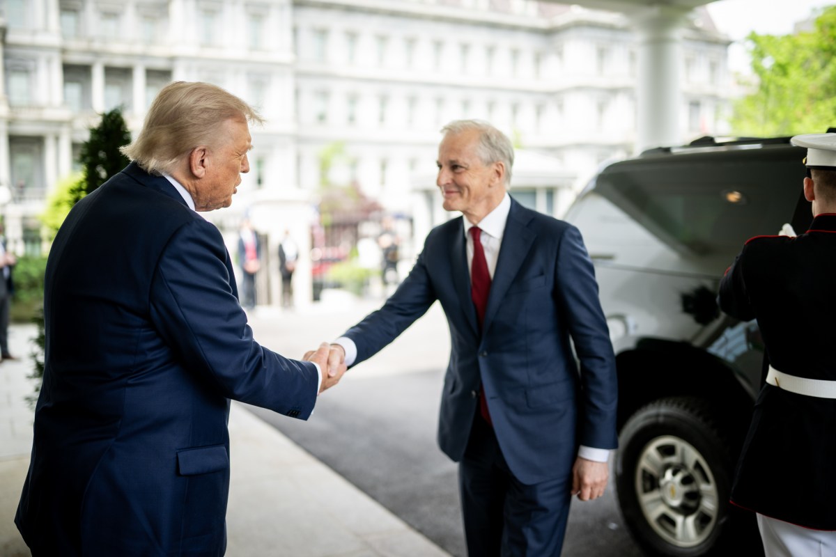 President Donald Trump greets Prime Minister Gahr Store of Norway, Thursday, April 24, 2025, at the West Wing Lobby of the White House. (Official White House Photo by Daniel Torok)