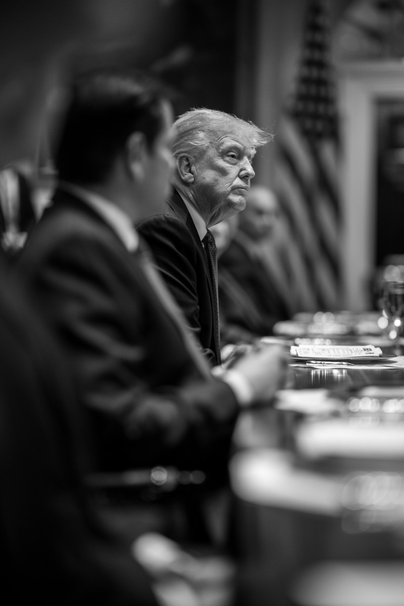 President Donald Trump hosts a bilateral lunch with Prime Minister Gahr Store of Norway, Thursday, April 24, 2025, in the Cabinet Room. (Official White House Photo by Daniel Torok)