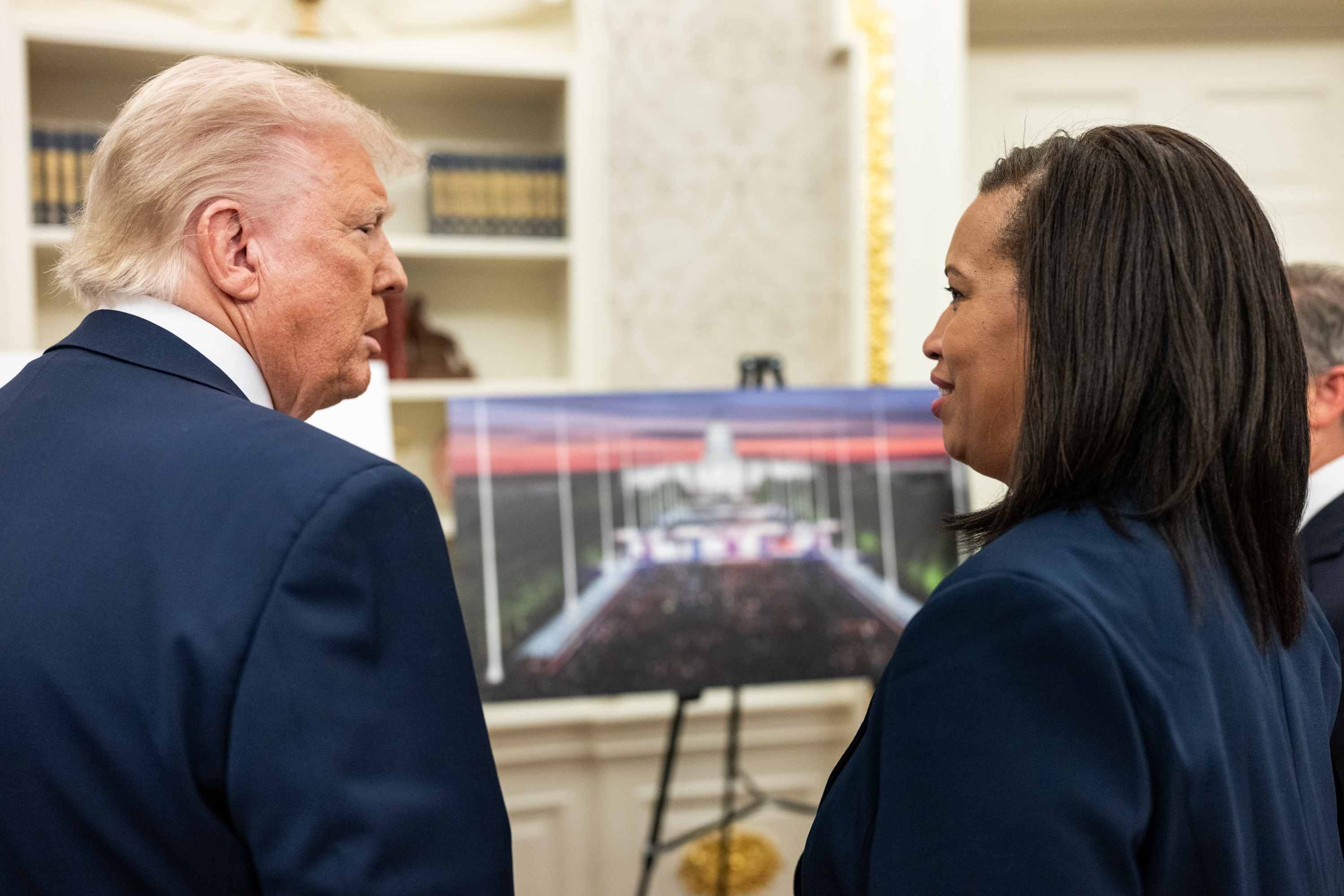 President Trump announces Washington, D.C. will host the 2027 NFL Draft ...