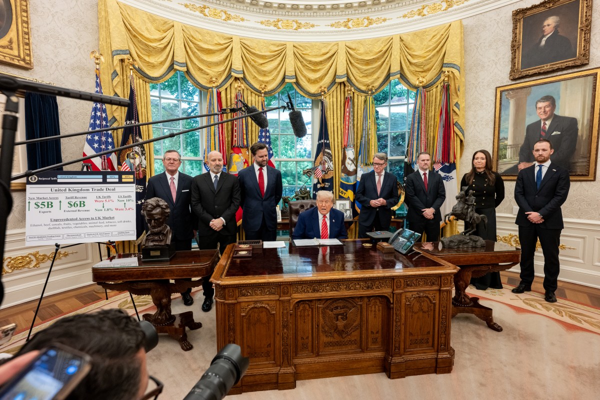 President Donald Trump is joined by Secretary of Commerce Howard Lutnick, Vice President JD Vance, British Ambassador Peter Mandelson, U.S. Trade Representative Jamieson Greer, and Secretary of Agriculture Brooke Rollins, while announcing a trade agreement with the U.K., Thursday, May 8, 2025, in the Oval Office. (Official White House Photo by Molly Riley)