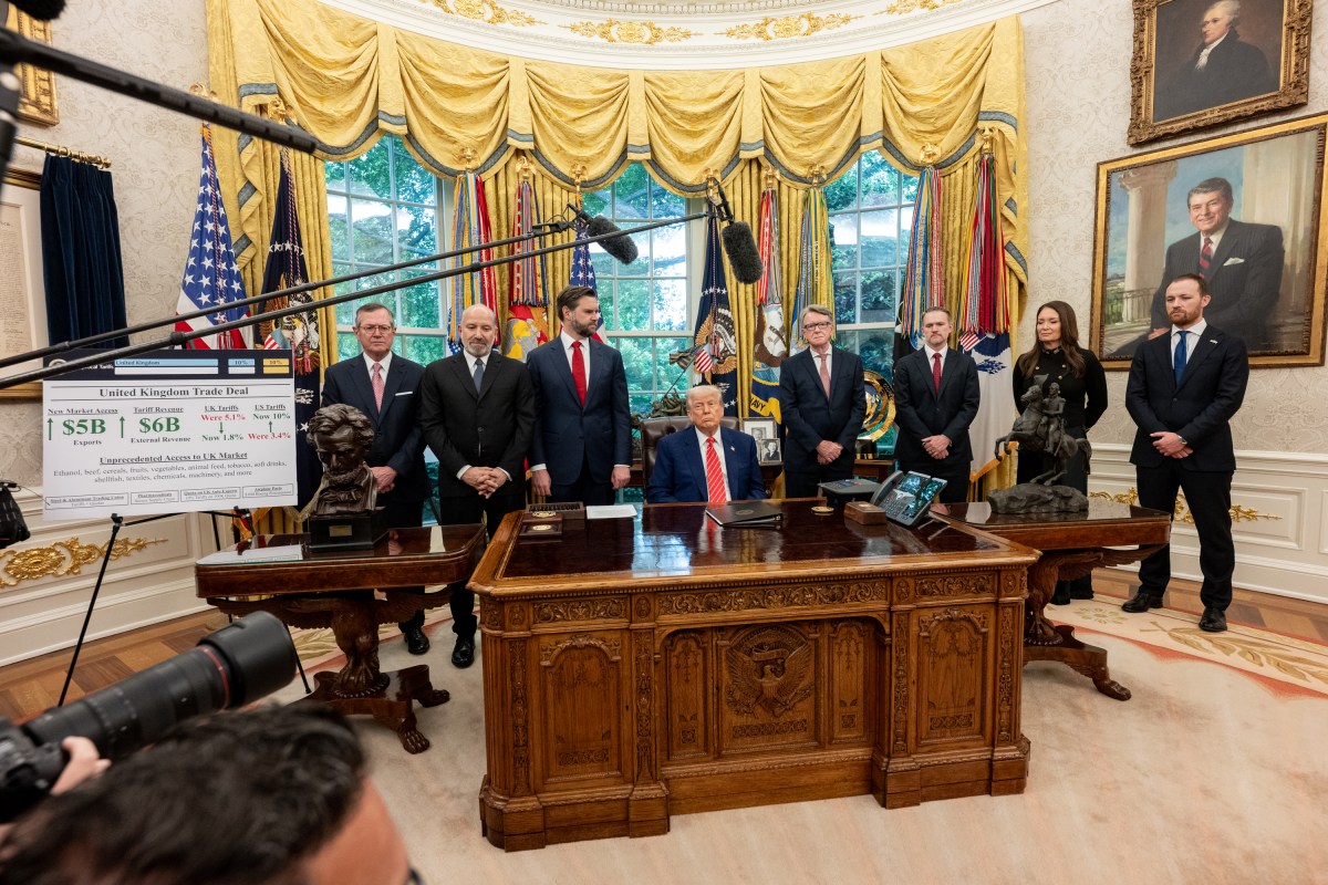 President Donald Trump is joined by Secretary of Commerce Howard Lutnick, Vice President JD Vance, British Ambassador Peter Mandelson, U.S. Trade Representative Jamieson Greer, and Secretary of Agriculture Brooke Rollins, while announcing a trade agreement with the U.K., Thursday, May 8, 2025, in the Oval Office. (Official White House Photo by Molly Riley)
