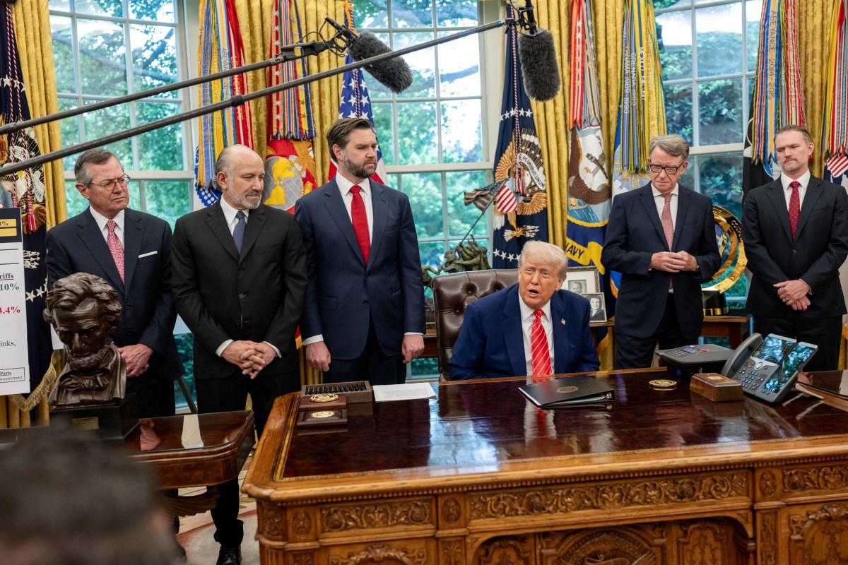 President Donald Trump is joined by Secretary of Commerce Howard Lutnick, Vice President JD Vance, British Ambassador Peter Mandelson, U.S. Trade Representative Jamieson Greer, and Secretary of Agriculture Brooke Rollins, while announcing a trade agreement with the U.K., Thursday, May 8, 2025, in the Oval Office. (Official White House Photo by Molly Riley)