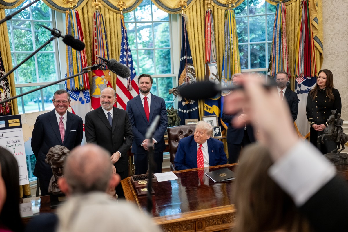President Donald Trump is joined by Secretary of Commerce Howard Lutnick, Vice President JD Vance, British Ambassador Peter Mandelson, U.S. Trade Representative Jamieson Greer, and Secretary of Agriculture Brooke Rollins, while announcing a trade agreement with the U.K., Thursday, May 8, 2025, in the Oval Office. (Official White House Photo by Molly Riley)