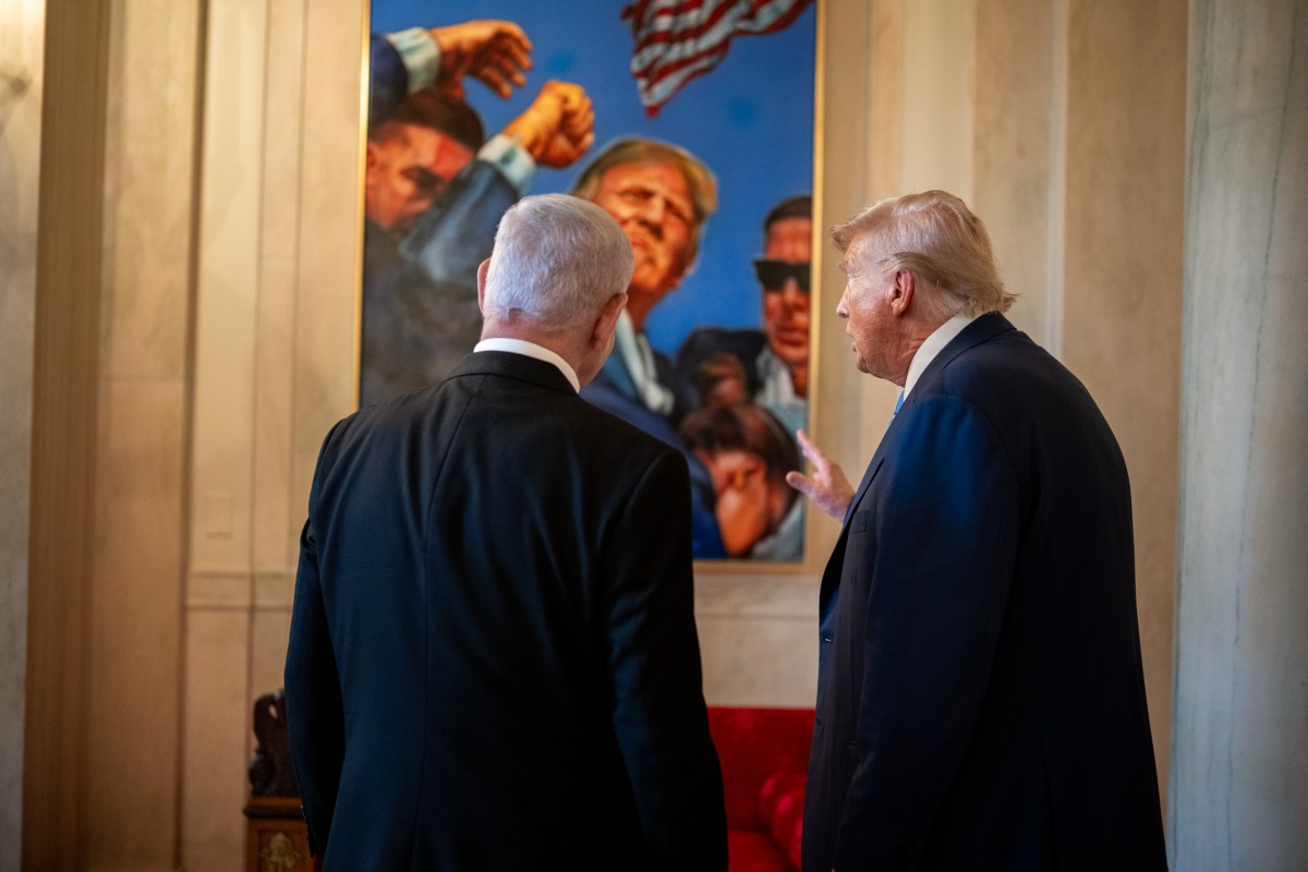 President Donald Trump and Israeli Prime Minister Benjamin Netanyahu speak before a dinner in the Blue Room, Monday, July 7, 2025, at the White House. (Official White House Photo by Daniel Torok)