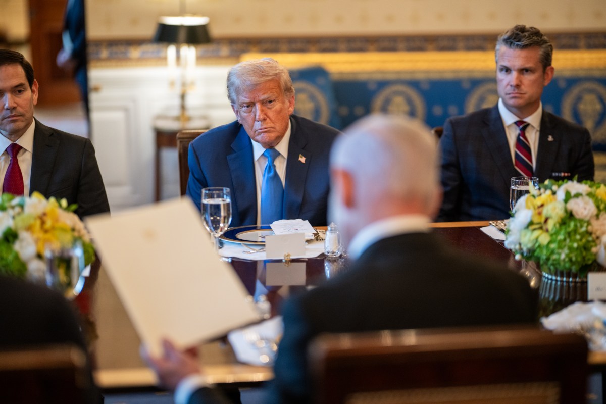 President Donald Trump hosts a bilateral dinner for Israeli Prime Minister Benjamin Netanyahu, Monday, July 7, 2025, in the Blue Room. (Official White House Photo by Daniel Torok)