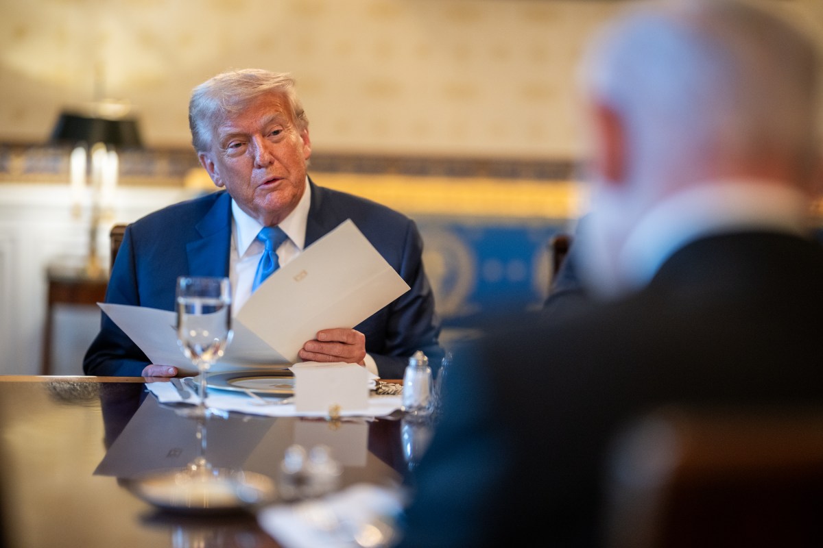 President Donald Trump hosts a bilateral dinner for Israeli Prime Minister Benjamin Netanyahu, Monday, July 7, 2025, in the Blue Room. (Official White House Photo by Daniel Torok)