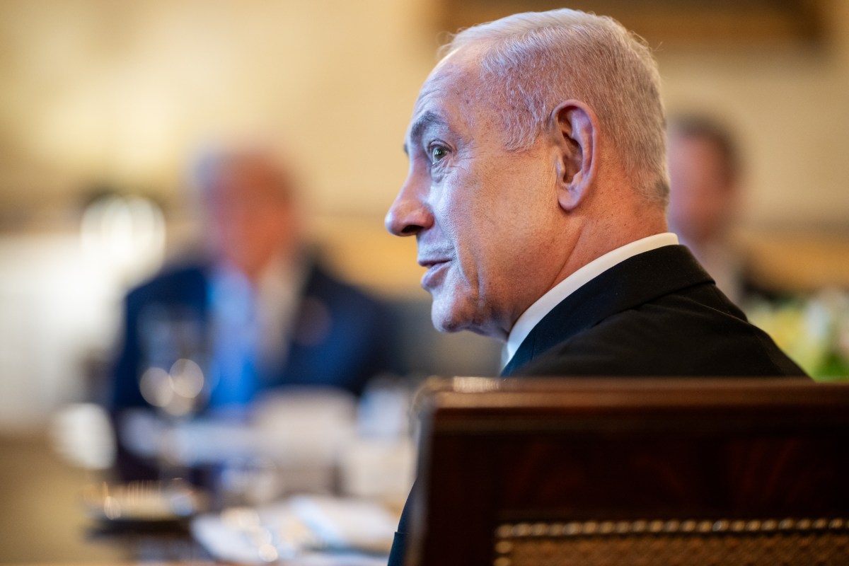 President Donald Trump hosts a bilateral dinner for Israeli Prime Minister Benjamin Netanyahu, Monday, July 7, 2025, in the Blue Room. (Official White House Photo by Daniel Torok)