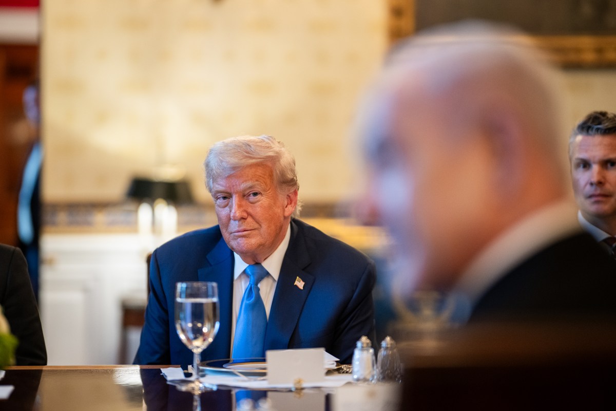 President Donald Trump hosts a bilateral dinner for Israeli Prime Minister Benjamin Netanyahu, Monday, July 7, 2025, in the Blue Room. (Official White House Photo by Daniel Torok)