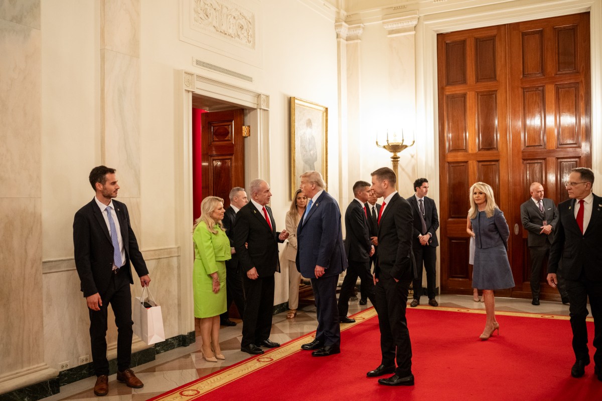 President Donald Trump speaks to Israeli Prime Minister Benjamin Netanyahu in the Cross Hall after a bilateral dinner in the Blue Room, Monday, July 7, 2025. (Official White House Photo by Daniel Torok)