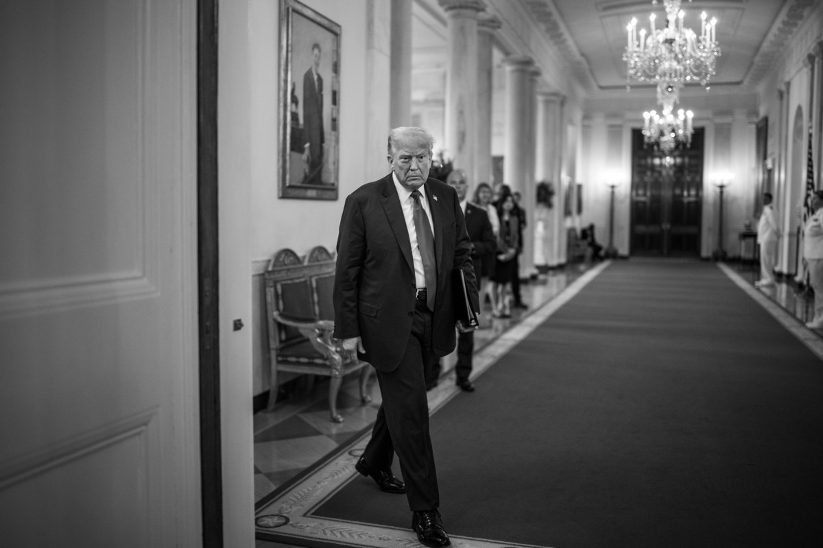 President Donald Trump walks down the Cross Hall to a multilateral luncheon with African leaders, Wednesday, July 9, 2025, in the State Dining Room. (Official White House Photo by Daniel Torok)