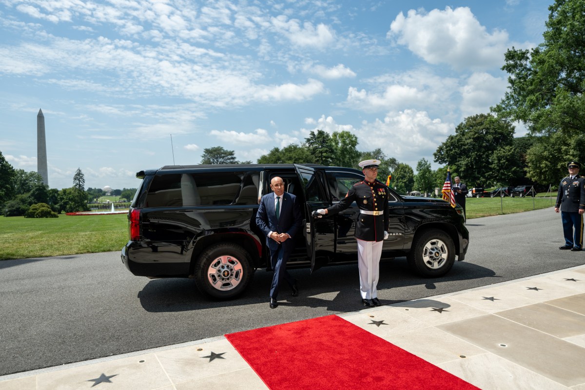 Chief of Protocol Monica Crowley greets President Mohamed Ould Cheikh El Ghazouani of Mauritania at the South Portico of the White House, Wednesday, July 9, 2025, before attending a multilateral luncheon with President Donald Trump and other African leaders. (Official White House Photo by Molly Riley)