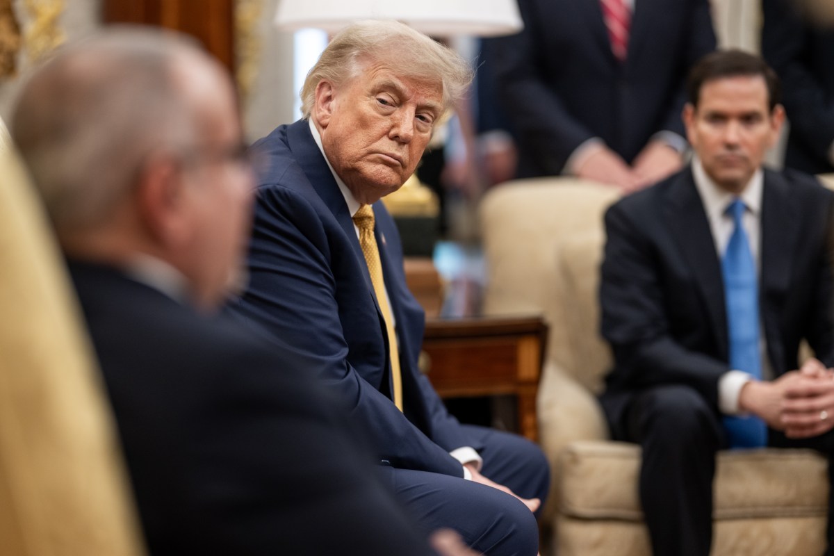 President Donald Trump hosts a bilateral meeting with Prince Salman bin Hamad Al Khalifa, Prime Minister of Bahrain, Wednesday, July 16, 2025, in the Oval Office. (Official White House Photo by Daniel Torok)