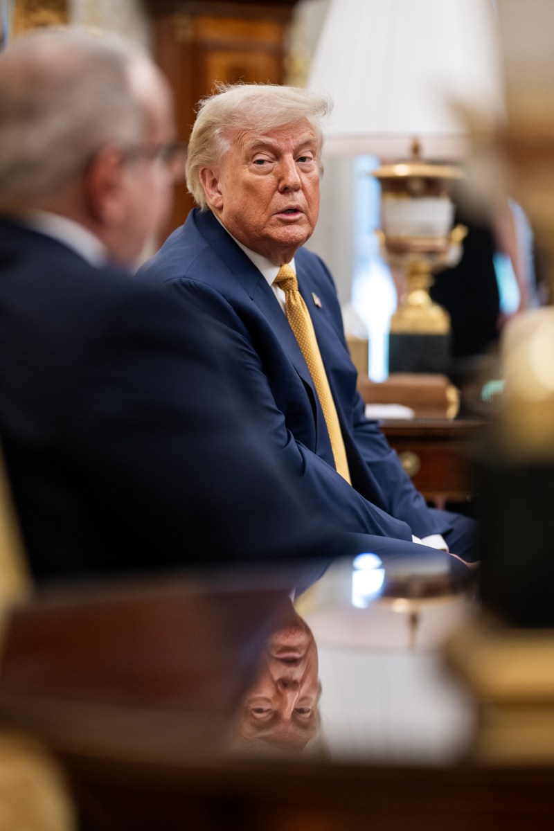President Donald Trump hosts a bilateral meeting with Prince Salman bin Hamad Al Khalifa, Prime Minister of Bahrain, Wednesday, July 16, 2025, in the Oval Office. (Official White House Photo by Daniel Torok)