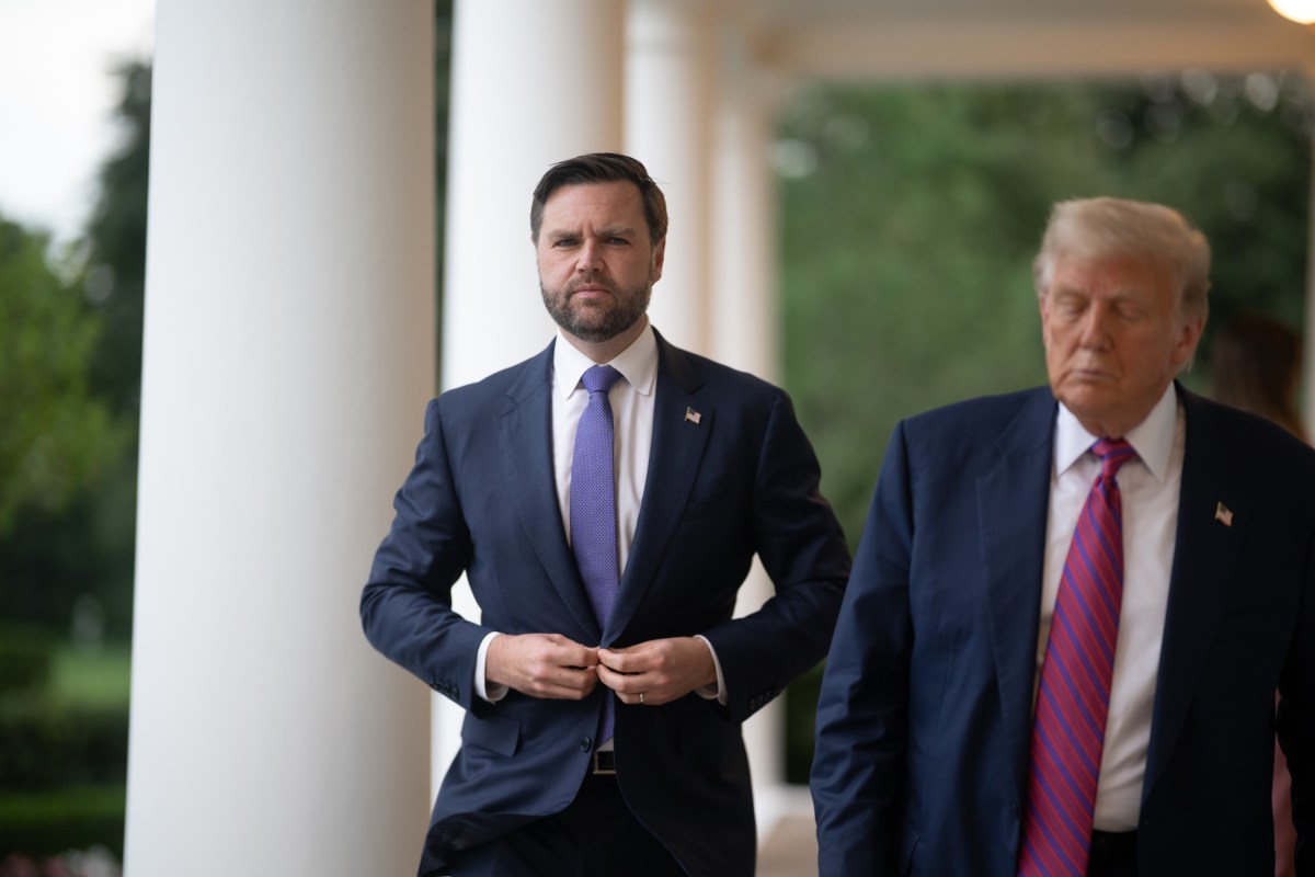 President Donald Trump and Vice President JD Vance walk along the West Colonnade, Friday, July 18, 2025. (Official White House Photo by Daniel Torok)